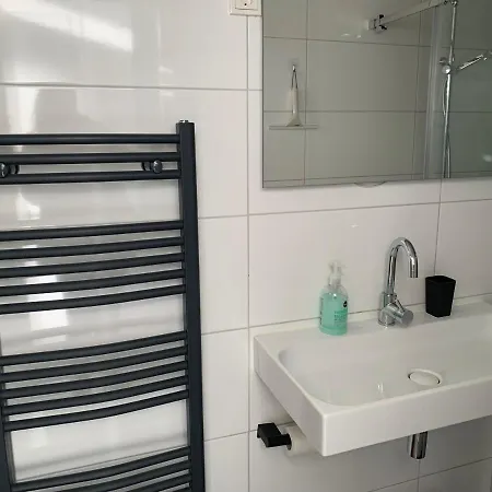 Apartment Amsterdam 4 *