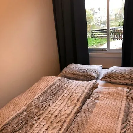 Amsterdam 4 *